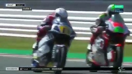 Rakibinin fren kolunu çektiği için diskalifiye oldu