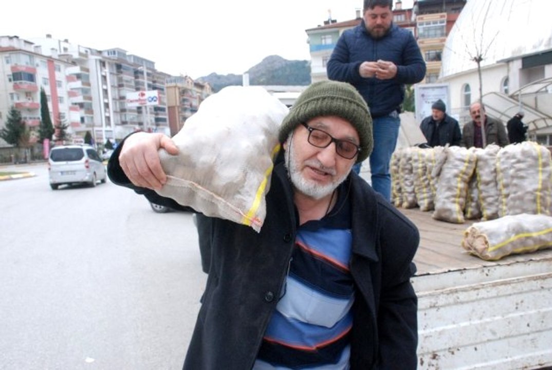 Patatesin kilosu 7 liradan 70 kuruşa düştü! 15 kiloluk çuval 10 liradan satılıyor