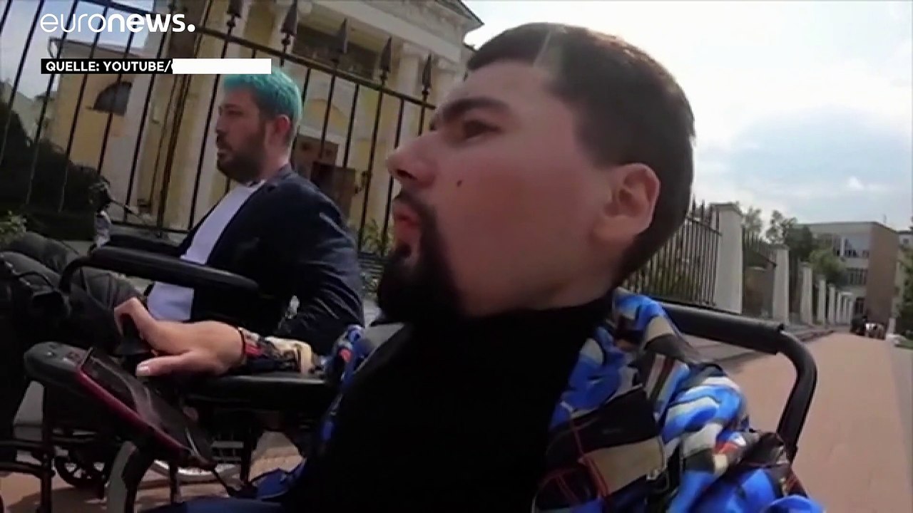 Überwintern mit Handicap: Das Leid russischer Rollstuhlfahrer