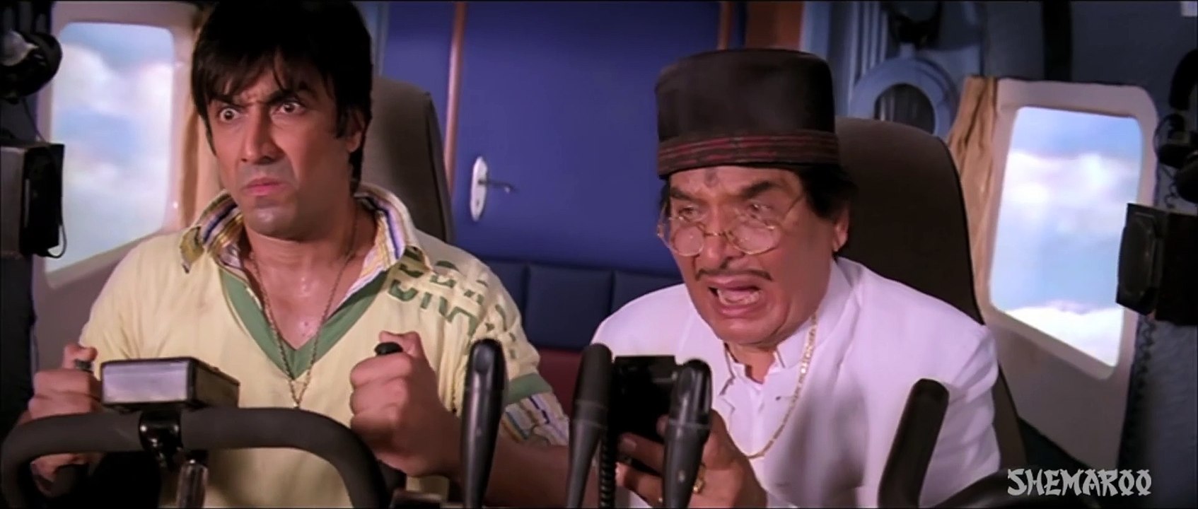 Dhamaal - Aeroplane scene - Sanjay Dutt  Ritesh Deshmukh  Vijay Raaz