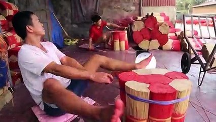 Vietnam : les travailleurs d'encens s'affairent avant le Nouvel An lunaire