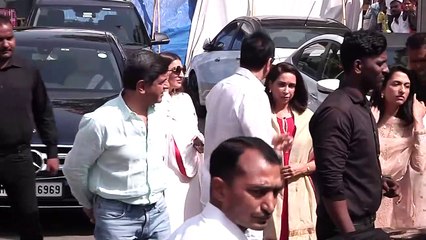 Newly Weds Ranveer Singh-Deepika Padukone at Siddhivinayak temple to seek blessings