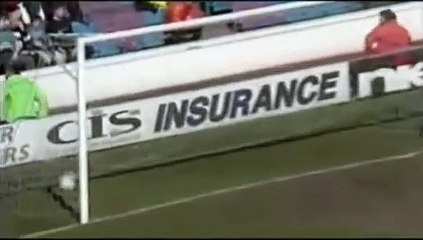 Kendi kalesine efsane goller! Jamie Pollock