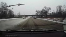 Ce conducteur est passé sous un pont au mauvais moment !