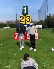 Robin Van Persie, hünerlerini sergilemeye devam ediyor