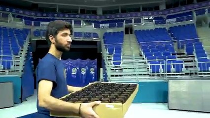 Fenerbahçe'den 60.000 Renkli Bardakla Dev Atatürk Portresi