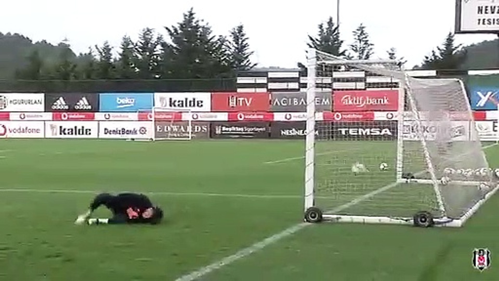 Quaresma Attigi Golleri Sureyya Soner E Hediye Ederse Dailymotion Video