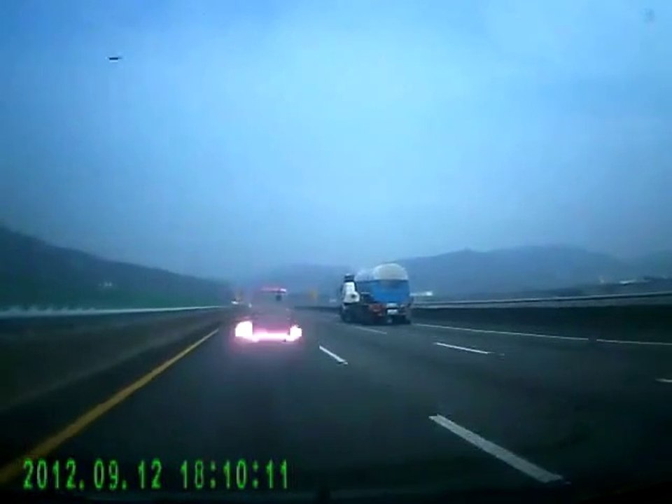 Une voiture un peu trop fan de Retour vers le futur dépasse les 88 miles par heure