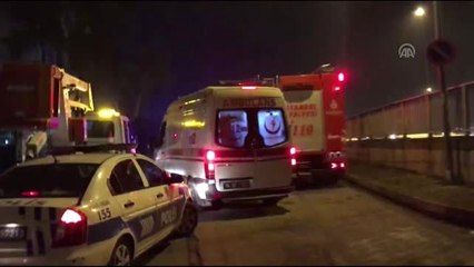 Kadıköy'de bir apartmanda çıkan yangın söndürüldü