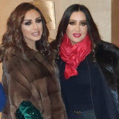 أنغام تتألق بجمبسوت أنيق لامع أثناء تكريمها
