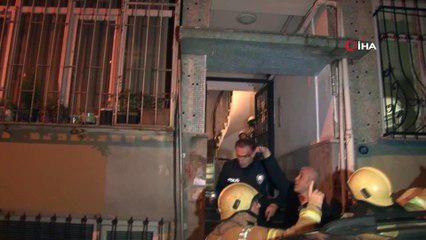Yanan binanın arka bahçesindeki şüpheli ölü polisi harekete geçirdi