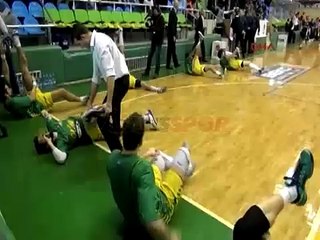 OLAY! Beşiktaş taraftarı polisle tartıştı...