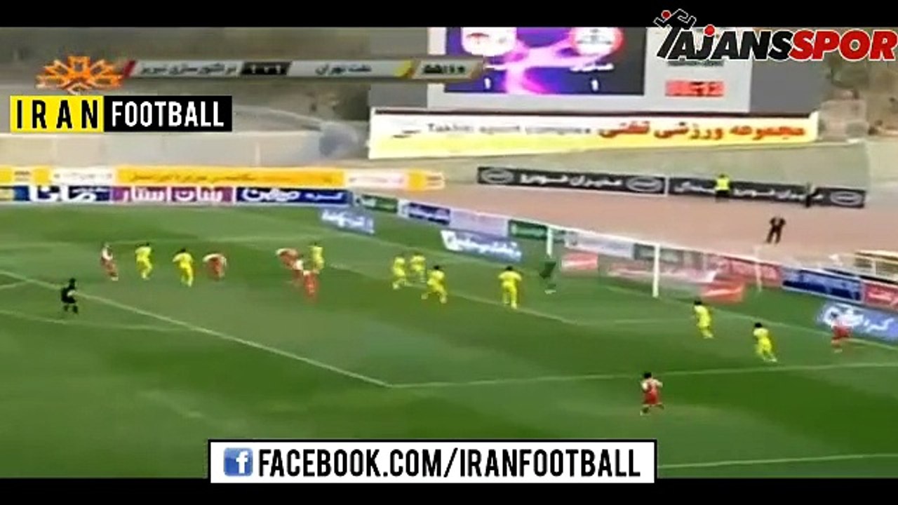 Kaleden kaleye eliyle asist yaptı!