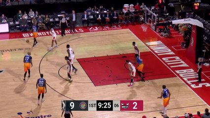 Tahjere McCall (15 points) Highlights vs. Windy City Bulls
