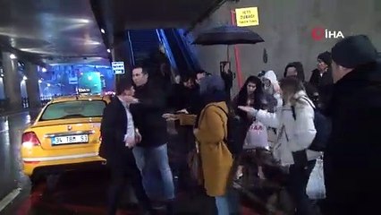 Turist 15 TL'lik taksimetre ücretini ödemek istemedi, kavgayı polis ayırdı