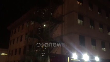 Ora News - Zjarr në Spitalin Rajonal të Durrësit, evakuohen pacientet, nuk raportohet për të lënduar