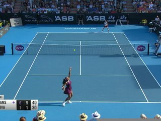 Auckland - Serena Williams sans pitié pour Anisimova