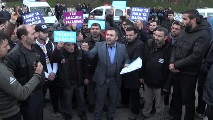 İzmir Pazarcılar Derneği, Konak'ta kaldırılan mahalle pazarı için eylem düzenledi