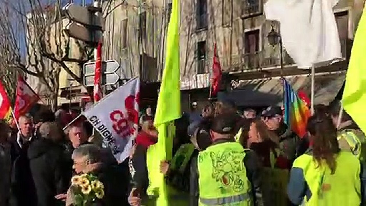 Réforme des retraites : une centaine de manifestants dans le centre ancien de Manosque