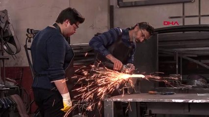 Bu atölyede demirler sanat eserine dönüşüyor
