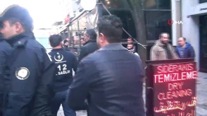 Taksim’de turistler birbirine girdi: 2 kişi bıçaklandı