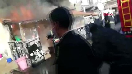 Denizli tek katlı ev yanarak kül oldu