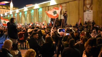 Lübnan'da göstericiler yine meydanlara çıktı