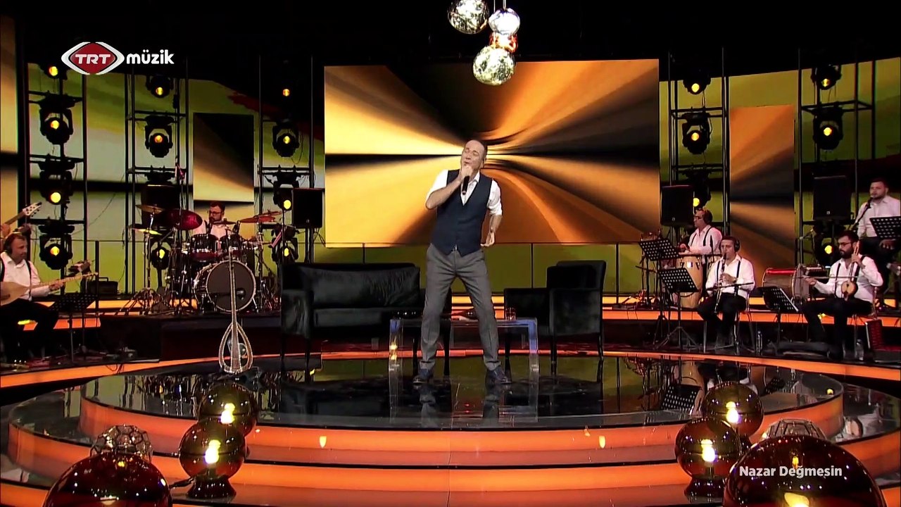 Sümer Ezgü | Çubuk Beli