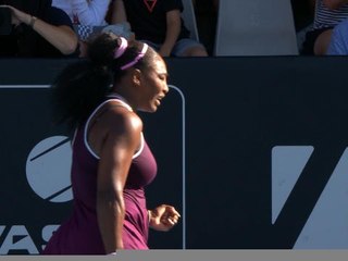 Auckland - Serena Williams retrouve le goût de la victoire