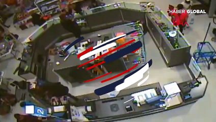 Mağaza dalan kamyonet dehşet saçtı