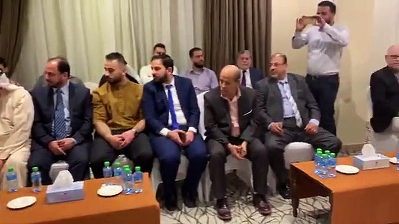 Quelle belle mort! Il fait un rappel puis il dit لا إله إلا الله و - - Et il meurt... - -