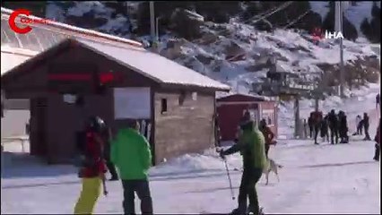 Havadaki droneyi yakalamaya çalışan köpek ilginç görüntü oluşturdu