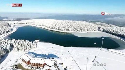 Buz tutan Topuk Yaylası Göleti havadan görüntülendi