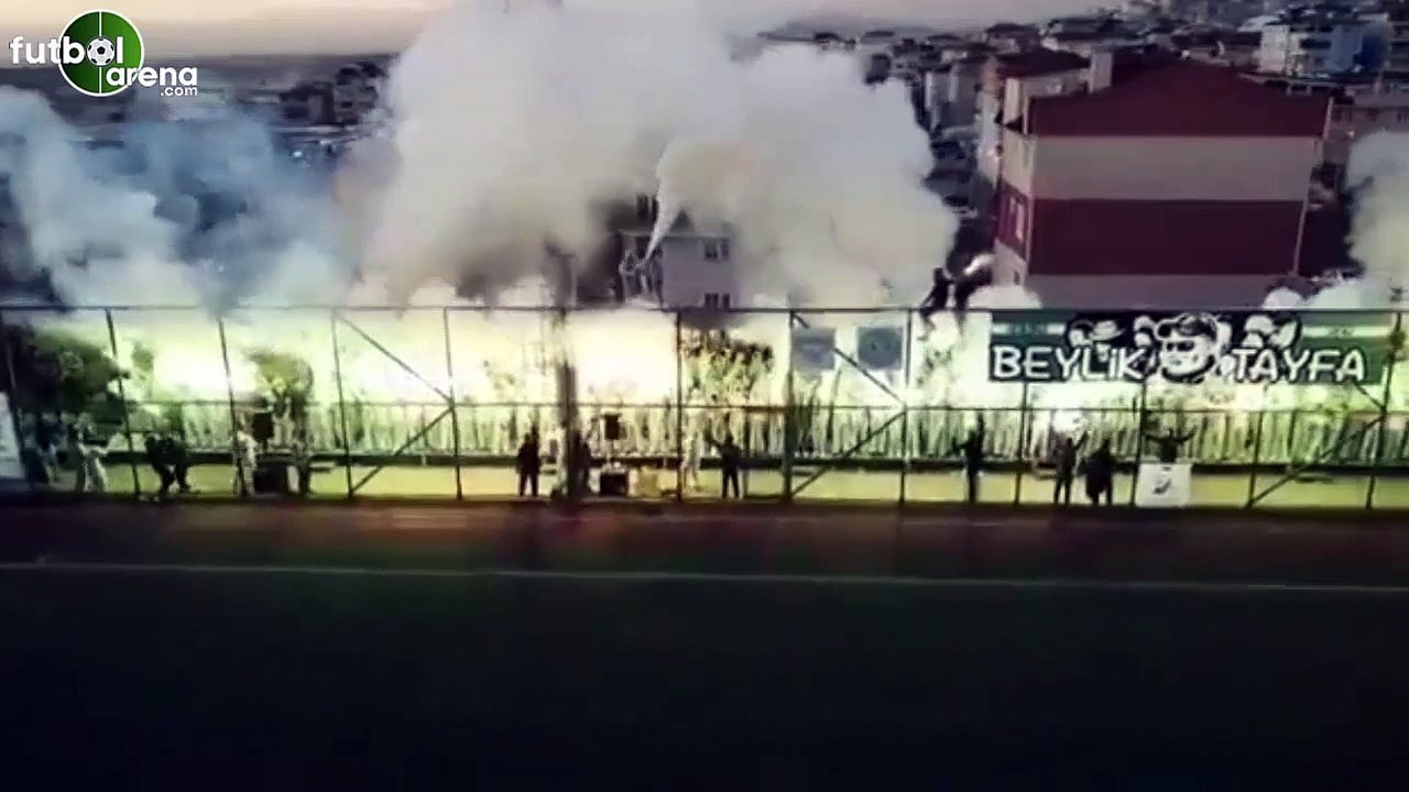 Amatör maçta muhteşem tribün şov