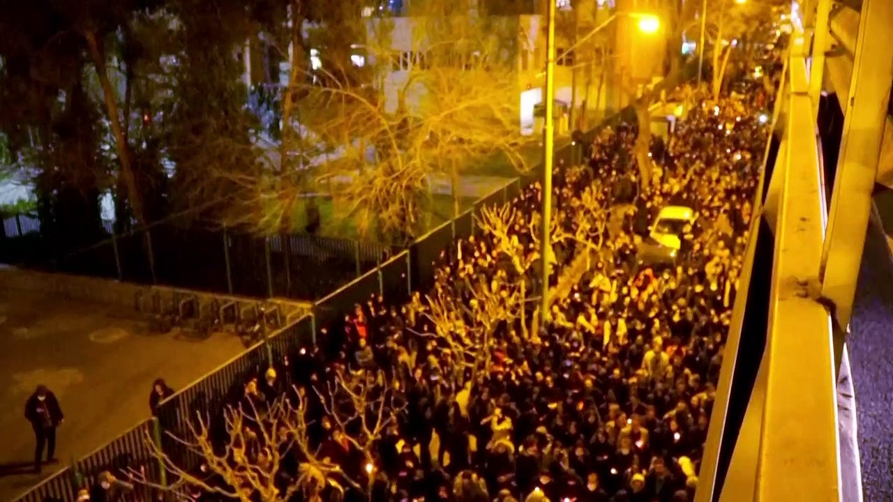 Wütende Proteste im Iran - Trump unterstützt Demonstranten