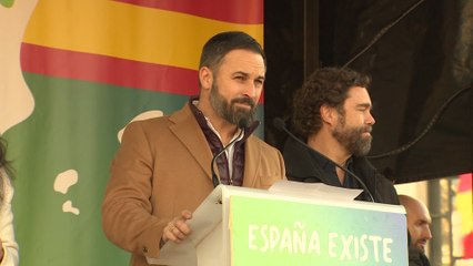 Abascal exige a Sánchez que "traiga detenido al golpista Puigdemont"