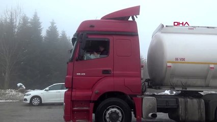 Bolu-bolu dağı'nda yoğun sis ve hafif kar