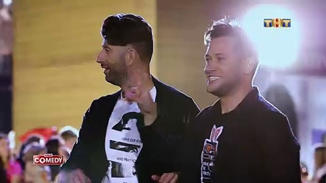 Два друга в офисе собираются на концерт|Камеди Клаб