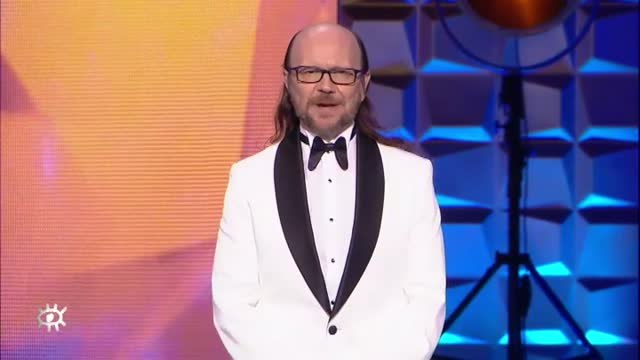 'La trinchera infinita' se alza con el Premio Forqué a la mejor película