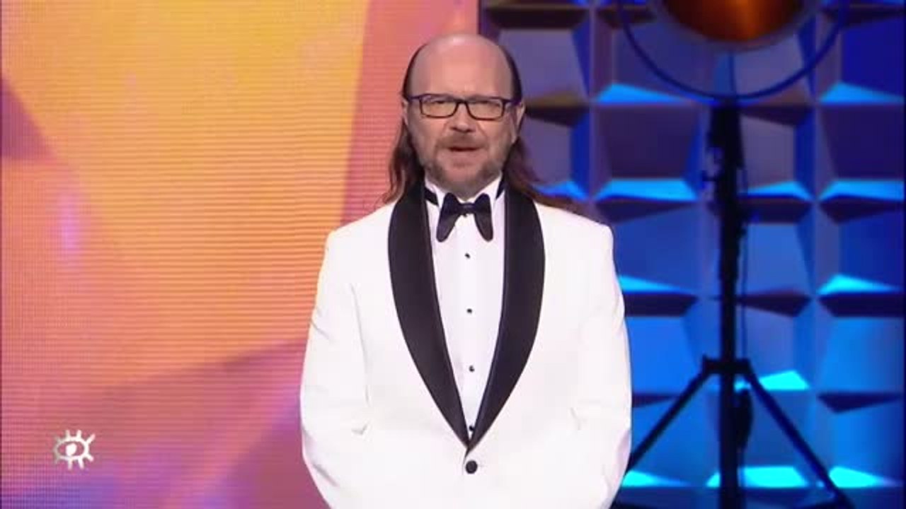 'La trinchera infinita' se alza con el Premio Forqué a la mejor película