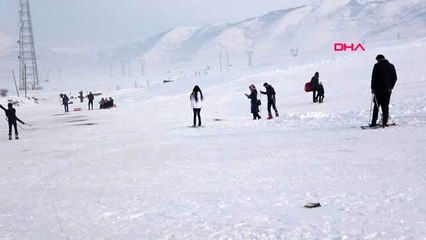 Bitlis'teki kayak merkezinde hafta sonu yoğunluğu