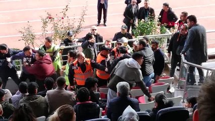 Kahramanmaraş-asbaşkan gazeteciye saldırdı, sonra kusura bakma, birine benzettim dedi