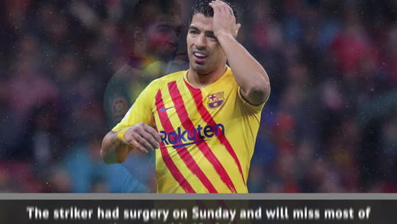 Suarez out for four months following knee surgery