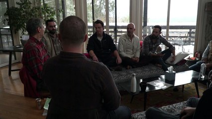 مجموعات دعم لمساعدة الرجال الأميركيين على كسر القيود الذكورية