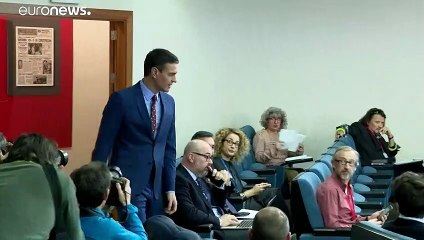 Megalakult a spanyol demokrácia első koalíciós kormánya