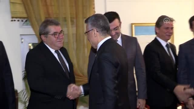 Cumhurbaşkanı Yardımcısı Oktay, Umman'daki iş insanlarıyla bir araya geldi