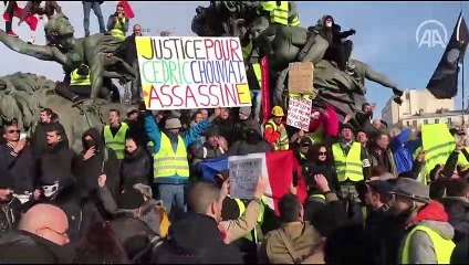 Macron yönetiminin emeklilik reformunu protesto etmek için gösteri düzenlendi