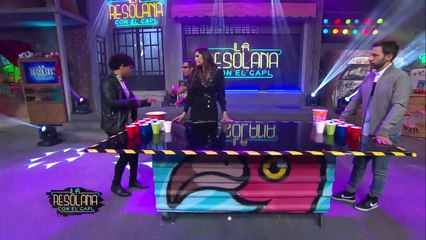 ¡El Capi nos confesó que ha dado un BESO A ALGUIEN DE SU MISMO SEXO en el Chela Pong!  | La Resolana