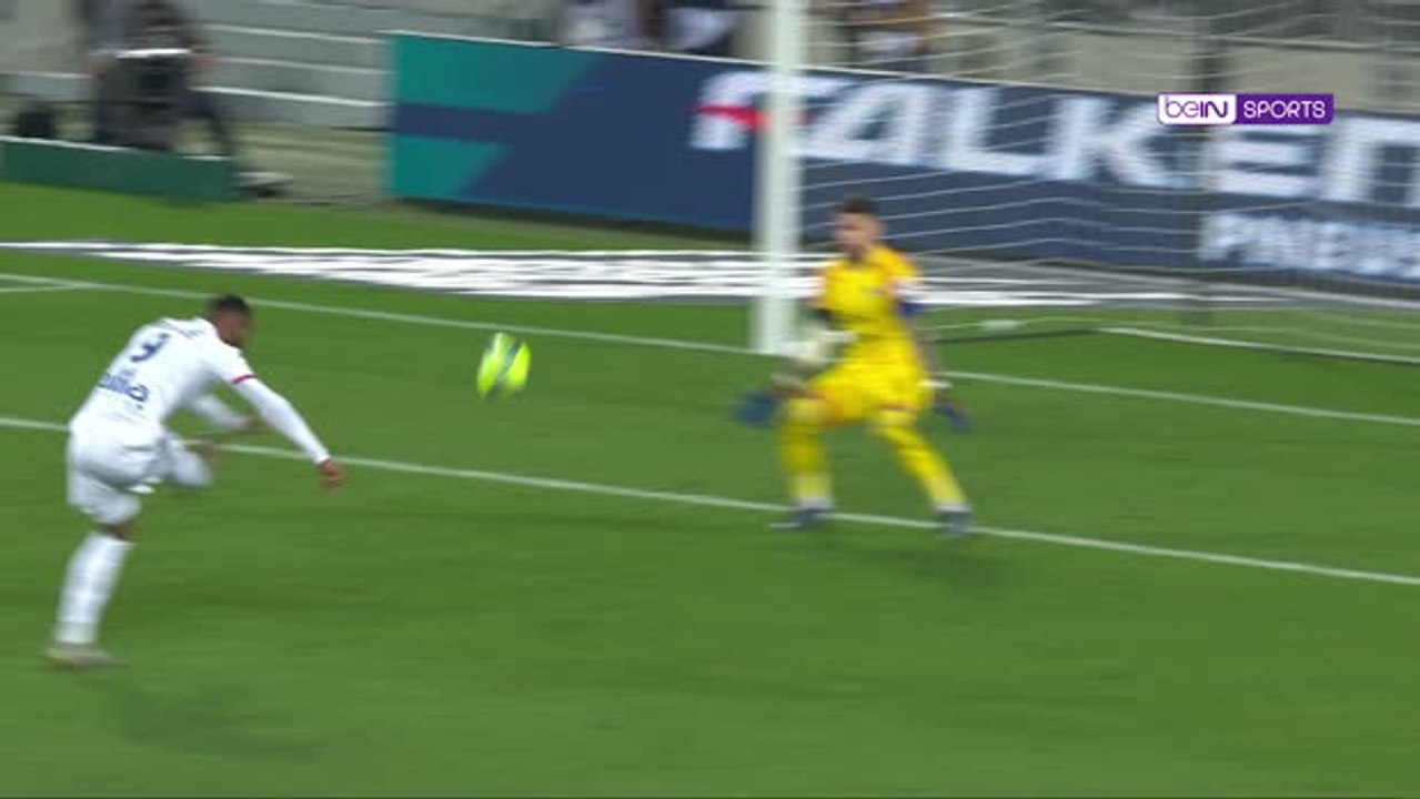 Cornet and Dembele combine for Lyon win