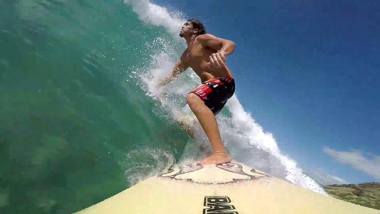Surfing Tracks Beach | Oahu, Hawaii | 01.01.2020
